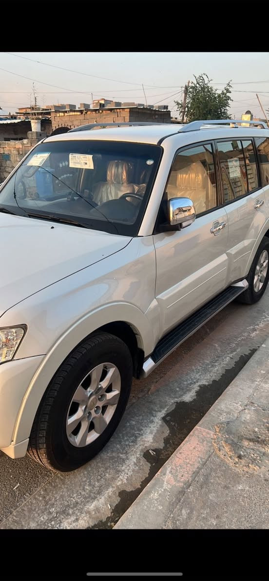 للبيع باجيرو كويتي 
موديل :2016
 رقم سليمانية دولي 
مكانها بغداد السيدية
رقم الهاتف :*********** 
سعرها 165
