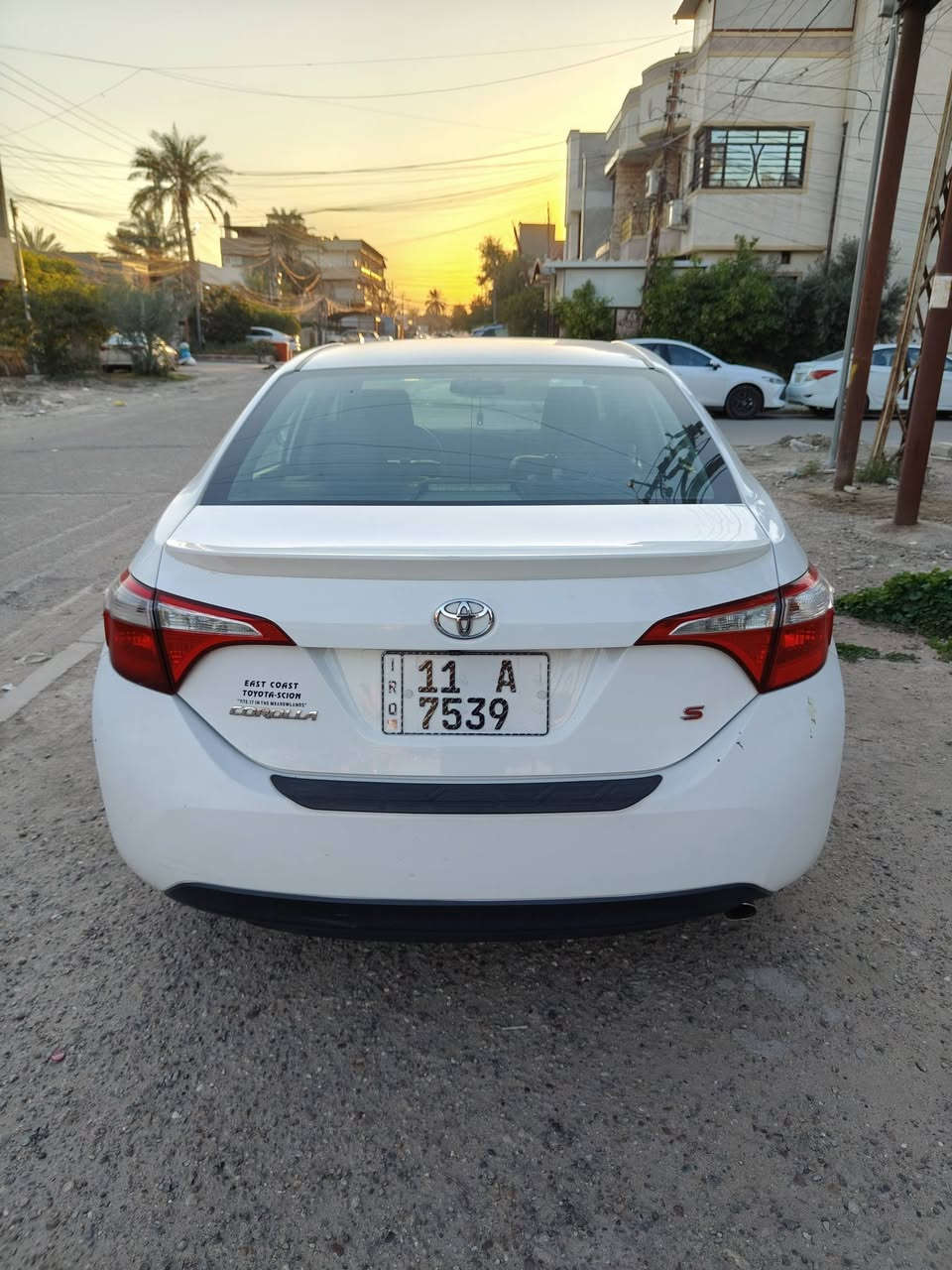 كورلا 2015 امريكي جديده جدآ السياره وجاهزه من كولشي 
صور الحادث بلمنشور بيه صبغ باب خلفي وجاملوغ خلفي وباب السايق بي بارد ..فقط.    رقم بغداد الجديد بأسمي
 بجم كبس
تبريد ثلج 
ماشيه 27 
كامره دواره 
محرك 1800 ممفتوح
لايت زنون
سياره جديده وبلعافيه ع ياخذها 
مكانها بغداد العامريه                  السعر 127 بيه مجال قليل
للاستفسار 
          ***********
