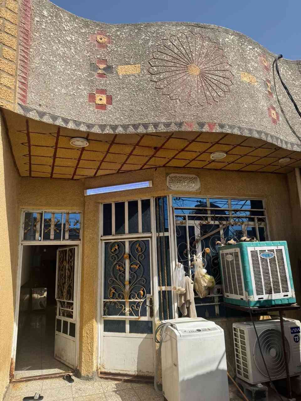 دار للبيع زراعي سند ٢٥  مساحه ١٢٠ متر غرفه نوم صاله مطبخ استقبال كراج كامل خدمات مي كهرباء مجاري تبليط بغداد جسر ديالى شارع الخدمي العريفيه مقابل جامع المهيمن خلف مدرسه كعب بن زهير
للستفسار 
***********
