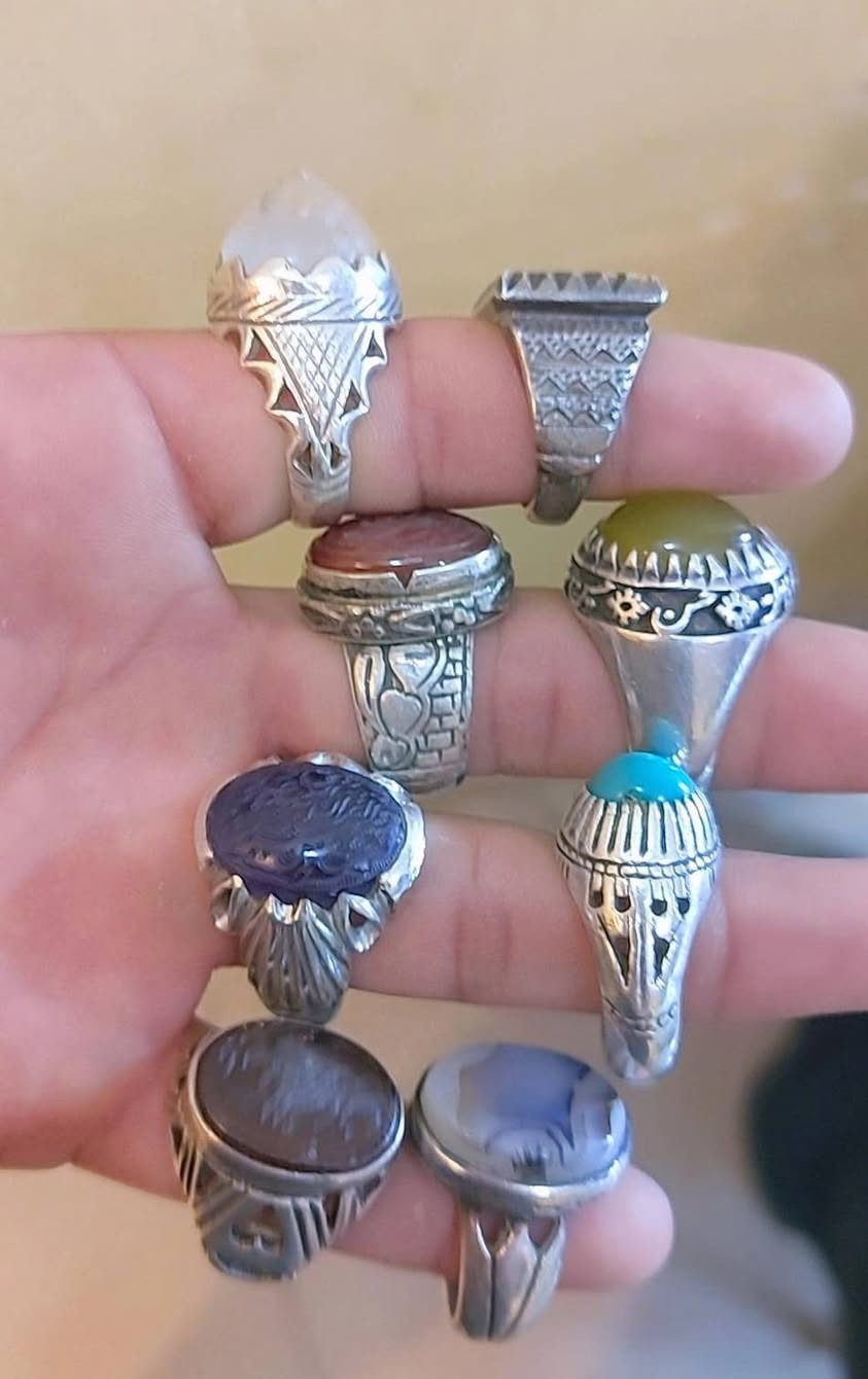 محابس فضة عراقية 925 صياغة يدوية ثقيلة جداً سعرهن شلع 500 الشراي يراسلني خاص ويتدلل


**إذا كنت صاحب هذا الإعلان وتريد حذفه لأي سبب، رجاءا أرسل رسالة إلى الدعم الفني**