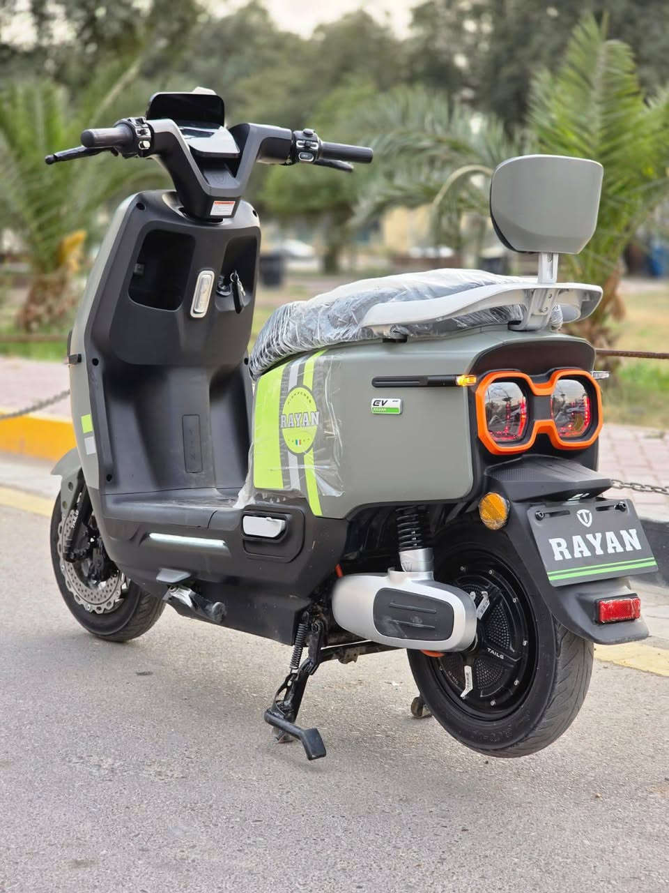 سلام عليكم شباب دراجه شحن اللبيع نوع الريان  ام  عيون دراجه مستخدمه 8 يوم    فقط تجي وشوف بعينك  ع  فحص  كلها  دراجه زلغ مابيها كفاله عامه اي نقص مابيها كلها كامله وجاهزه /مواصفاتها👇

بطاريات عدد (6) كبار دبل 🦾
النوعيه 🪬(الريان/ RAYAN)🪬🧿
3سرعات 🪬
تحمل شخصين🫂
تشغيل  نضامين بصمه او سويج🥇
سرعه الدراجه 70🧿🪬
تتحمل وزن عالي جدا🏋🏻‍♀️
نضام  تشغيل عن بعد🤺✅
نضام السرقه 🥷🏻🏃🏻‍♂️
تمشيك (50) كيلو✈️
لون الدراجه مميز كلش
❇️
🛜
كلوب لد ابيض عالي ناصي🔦💕
استان صفح🔆
استان تعليك 🔱
نضام 🅿️
اي استفسار اتصال ✅

***********

مكاني بغداد
