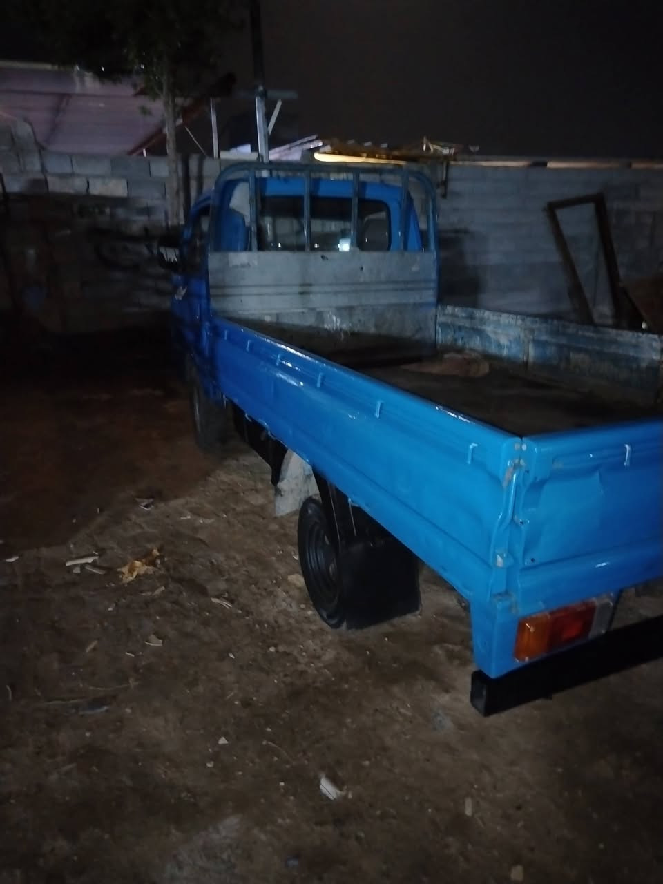 كيا بنجو للبيع موديل 93 رقم الماني بغداد تحويل ثاني يوم مكان السياره بغداد حسينيهل سياره كامل مكينه واكشن تخم تاير جديدات السعر ب 38 وبيها مجال الشراي بخير ويتدلل ***********
