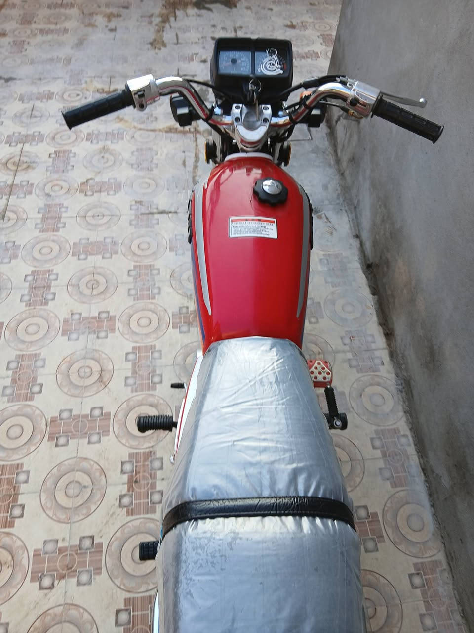 سلام عليكم مكلف بل نشر دراجة نامة امتياز  3 حروف موديل 2025دراجة حلوة ونضيفة دراجة كلشي منقصهة شغل واطلع وين ميعجبك محرك بلادي بيهة صالنصة شيرازي صوتهة يخبل دراجة كلشي مناقصهة مثل مموضح بل صور سعر 675 وبي مجال حك جية مكان ديالى بعقوبة بهرز للتواصل ***********
