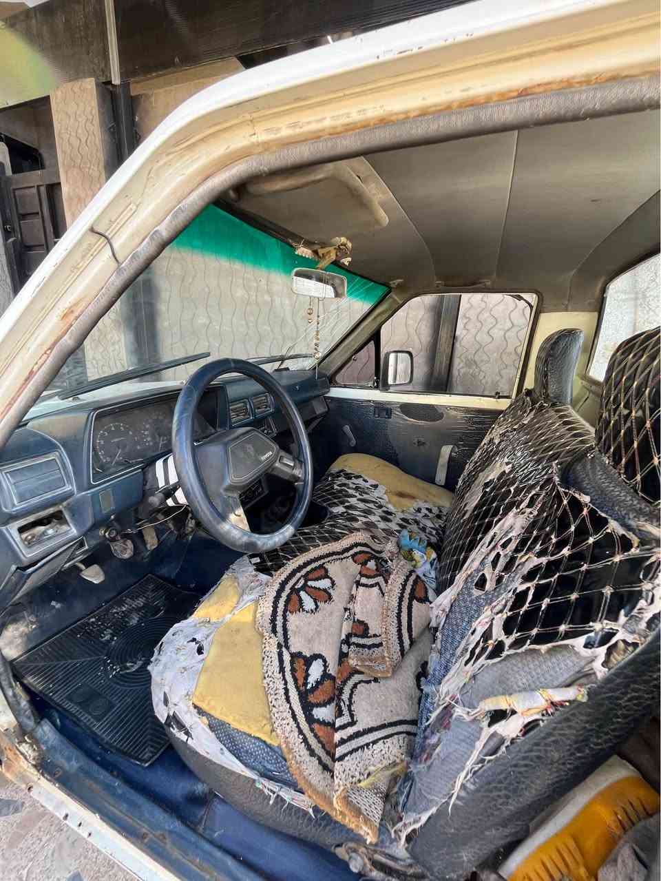 بيكم 1988 سياره كلها بلاديه تخم تاير جديد ويل كب صدر جديد عنبار. بريك جديد باتري جديد زوج مري اصلي  مكينه كروسيده كير مكينه اكسل مكفول سياره كهربائيتها كلها كامله سنويه ورقم إنكليزي جديد عنوان ديالى بعقوبه /*********** المقدادية, ديالى
