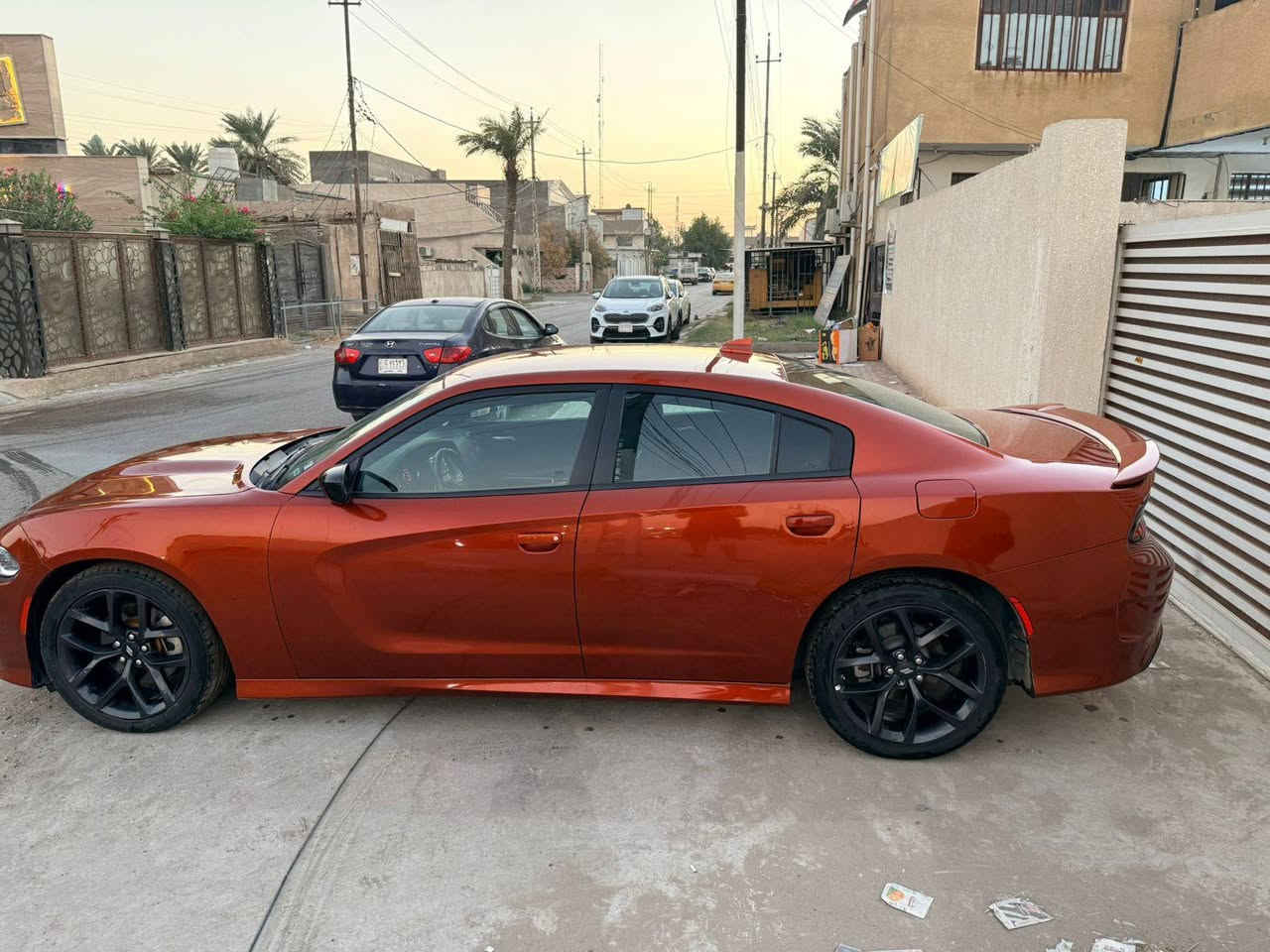 جارجر هيمي موديل ٢٣
لون مشمشي  ماشية ٢٥ 
تبديل جاملغ  امامي  اصلي والقديم موجود  +صبغ نص باب السايق  بدون ايرباك .
السعر280$
الاتصال *********** واتساب
