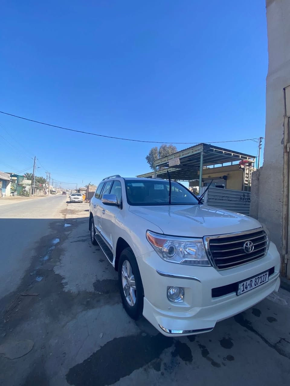 السلام عليكم 
لاندكروز GXR 
محرك V8
مديل : 2013
رقم بصرة انكليزي باسمي 
سياره جاهزة تخم تيار مابيها اي نقص 
ملاحظه : السياره بيها مكانين بارد جداً بسيط 
بدون اي ضربه او صبغ.
السعر :330 وبيها مجال 
العنوان؛📍البصرة
‏📞***********
