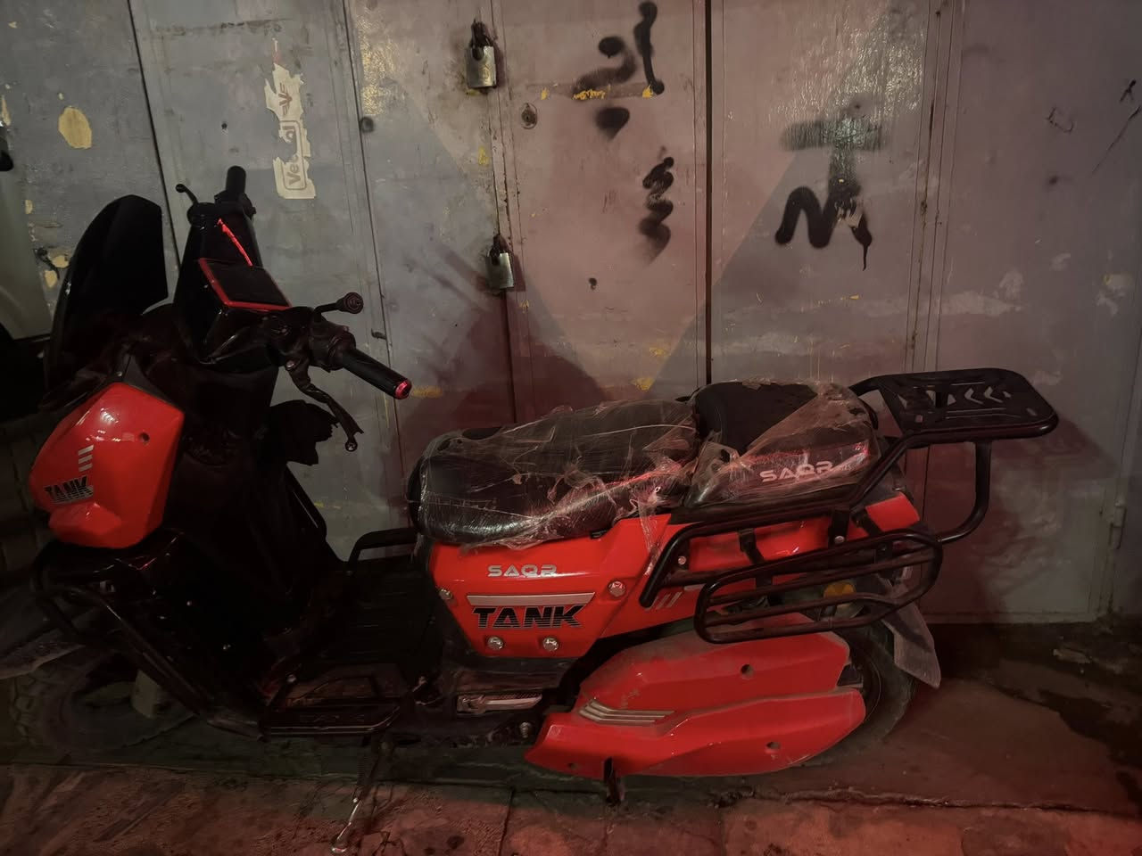 السلام عليكم 
دراجه شحن  اباجي للبيع
موديل 2025
بطاريه جديد قبل اسبوع 
سعر 1100
8بطاريات
***********
