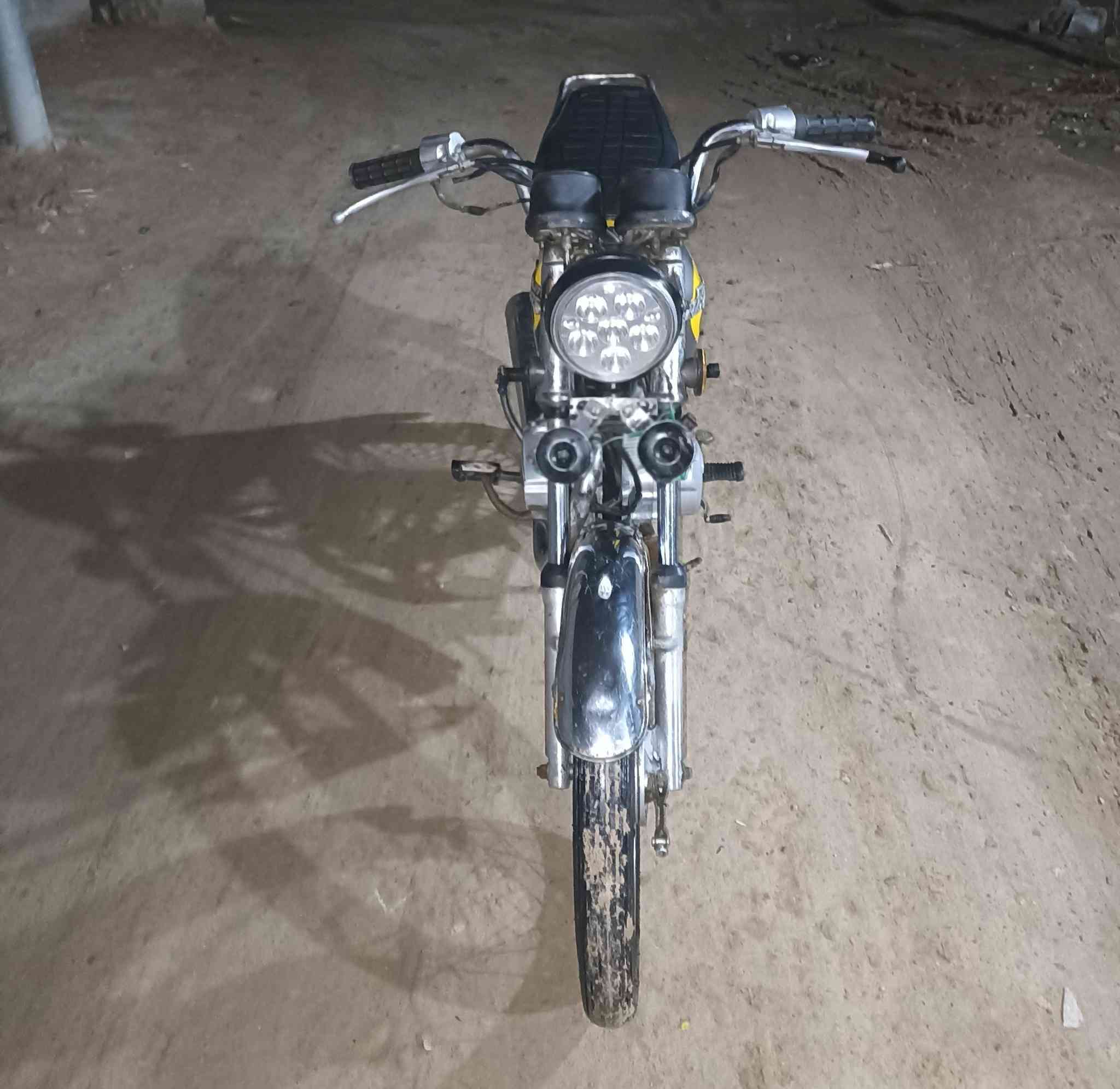 دراجه للبيع بدون اوراق السعر400العنوان النجف كوفه***********
