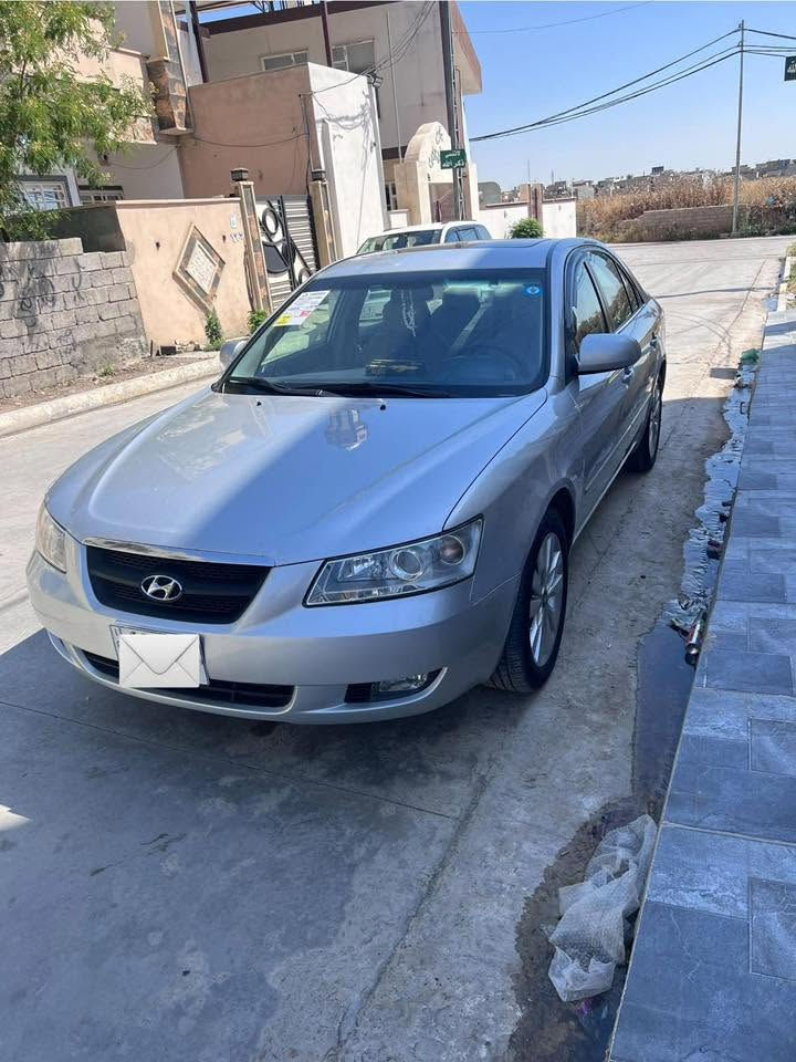 سوناتا 2008
فول مواصفات سلايت كشن كهربائي تحكمات ستيرن
ويل كب اربعة دسك
محرك 6v جديد قبل سبوع بدلت المحرك 
گير شرط
سيارة جاهزة 
بدون ضرر بدون حادث
 فقط الجاملغات الخلفية بخ اثر تقحيل
رقم نينوى انكليزي بأسمي 
السعر (103) بيها مجال بسيط 
شراي اتصل وتدلل
***********
