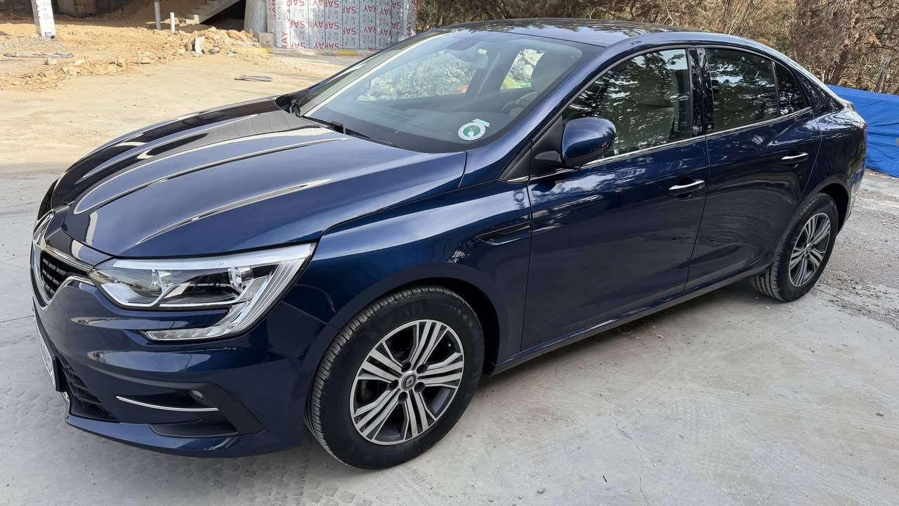 ڕینۆ مێگان 2023 مواسەفات 
بزوێنەر: ١.٦ لیتر، ٤ پستۆن 
• گێڕ: ئۆتۆماتیک
• ڕۆیشتوو: [٢٤،٠٠٠] کم 
• ڕەنگ: [نیلی]
تایبەتمەندییە گرنگەکان:
•خەلیجی سفری شەریکەی موهەنەد
• شاشەی گەورەی لەمس (Touch Screen)
• کامێرای دواوە و حەساسی پێش و دوا
• سیستەمی چوونە ژوورەوەی زیرەک (Keyless Entry) و بەسمە (Push Start) ٢ بەسمەی لەگەڵە
• لایتەکانی LED ڕۆژ و لایتی تەم
• کوشنەکان: جەلد
• سیستەمی جێگیرکردنی خێرایی (Cruise Control)
• سوکان ڤۆلیۆم و بلوتووس (Bluetooth)
• جامەکان و ئاوێنەکان کارەبایین
•سندوق کارەبایی

سعر لە کۆمێنت داوابکە ڕاستەخۆ بۆت دیت 📩 

دۆخی ئۆتۆمبێلەکە:
• ئۆتۆمبێلەکە زۆر پاکە و وەکو نوێ وایە
• بێ بۆیاخ و بێ لێدران
• هەموو کارەباییات و مەکینە و گێڕی بە شەرتە
•ڕۆنی لە (motul)مۆتوڵ گۆڕاوە
•سەنەوی و ژینگە و ڕێگاوبانی تازەیە تا ٢٠٢٩ 
•بەشەرتی تەحویل و غەرامە و وەکالەت
• شوێن: سلێمانی
•
ژمارەی خاوەنی 
 ***********  ***********
