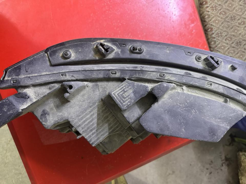 سلام عليكم للبيع لايت سورنتو منوديل 2021 الو 2023 4 عدسات  زينون امريكي  نظيف جدا فقط مصلح قاعدة البرغي مكسورة وتصلحت السعر 250$ مكان ديوانية
استفسار الاتصال ب ***********
