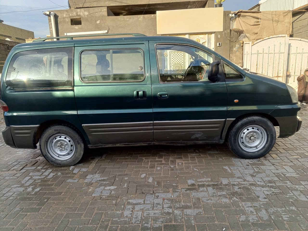 ستاركس مديل 2004 تعمير جديد مكينه وكير حاويه تخم تاير جديد صدر امام وخلفي جديد تبريد جديد بغداد مدينة الصدر   ***********
