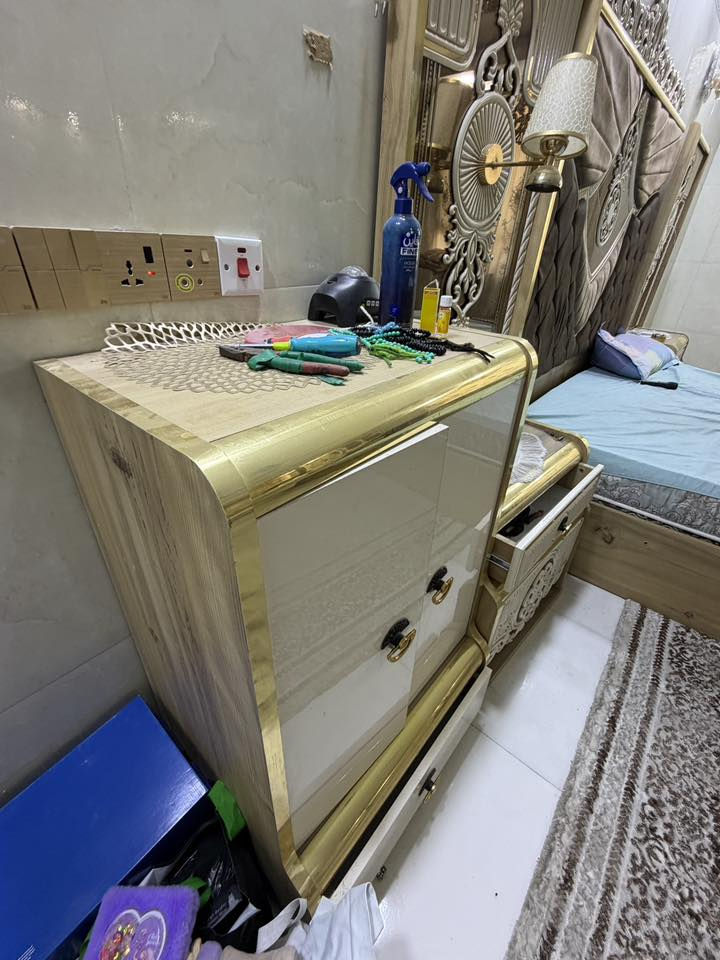 غرفه تركيا 8 قطع السعر 900 الف مكاني كربلاء ***********
