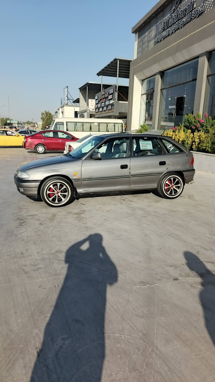 استرا حجم 18 💪موديل 92🚗
رقم الماني سنوية عظم سيارة بسمي شرط تحويل فقط🚗 
    كابون بنزين ماستر  ⛽
محرك وكير🕹💪 شرط✈️
جمات كهربا بور قيش عريض سلايت طخم جديد🚗 بتري جديد
🚗 صبغ عام جمالية فقط  🚗 مكان سيارة🚗 تلكيف سعر  🚗
 شراي خابر 
***********   ☎
***********   ☎
