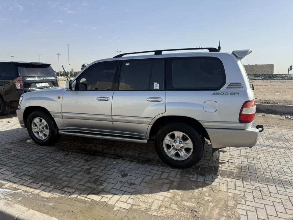 سلام عليكم 
لاندكروزر فول 2006بيع مستعجل
السيارة كفالة ما عده جاملغ وبنيد
سياره فول تخم تاير علىه ادامه كامله منضومة زنون فتحه بل بسقف تبريد ثلاجة ثلاث قطع بيه منضومة غاز 
رقم *********** رقم السيارة بصره إنكليزي تحويل ثاني يوم الجديد السعر 160وبيه مجال
