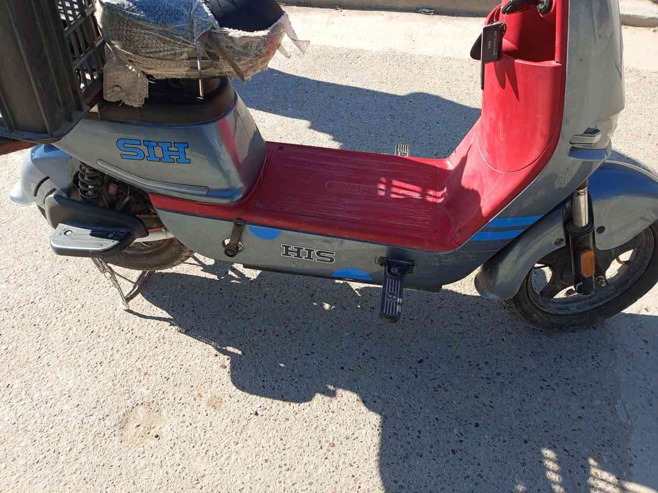 السلام عليكم
دراجه شحن للبيع جديده استعمال 5 أشهر ماناقصهه اي شي
اربع بطاريات
السعر 325 الف وبيهه مجال 

‏‪***********‬‏
