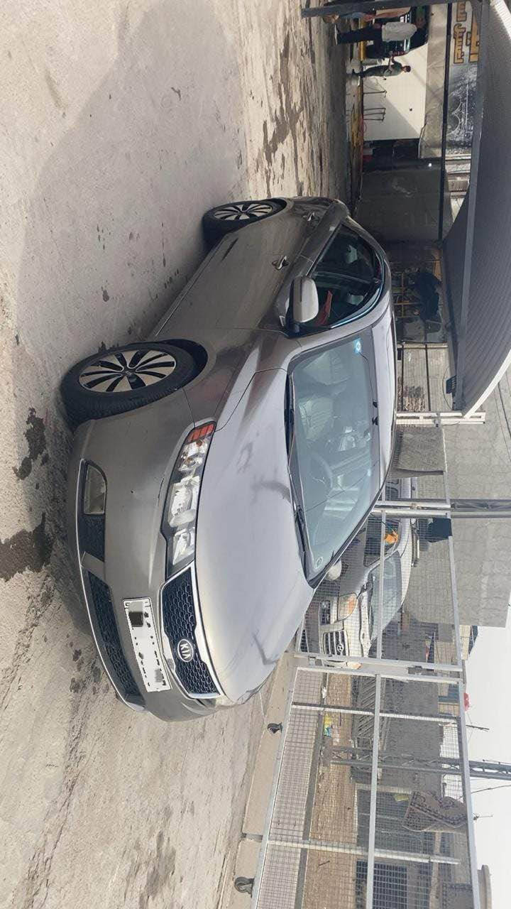 كيا فورتي 2013 للبيع
محرك 2000
فتحة سقف
مري شفط
تبريد خير من الله
ضربتها من امريكا جاملغ
وبالعراق الضربه اللي موضحه بالصوره ممصلحه
وباب السايق مبدل نفس اللون
رقمها بغداد الجديد
ومكانها بغداد حي الجهاد

للاستفسار اتصل عالرقم
***********
غير متراجد عالفيس Colombo, Sri Lanka
