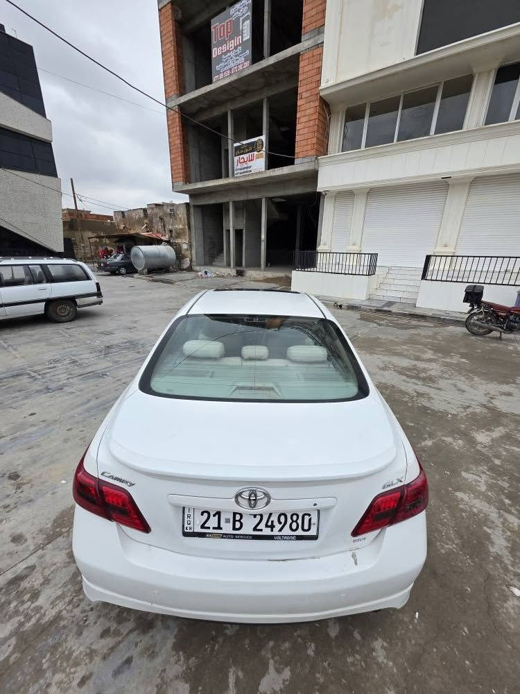 سلام عليكم سيارة كامري للبيع 
مواصفات GLX يعني نوعيه الي يجي فول
وتعديلات مسوين عليها سيارة بصمه و باب بصمه ومراية شفط وكراسي كهربائي و شاشة موجود حتى ع كراسي الخلفي بردات سبير بعده مانزل وتايرات جديده وسيارة ماشية ١٩٠ تبريد ثلج قطعتين
شرط تحويل 
حادث ١٥ سانتيم براس جاملغ باقي كلين من دواخل ....... الخ
سعر 130 بيه مجال بسيط
رقم هاتف *********** كركوك, العراق
