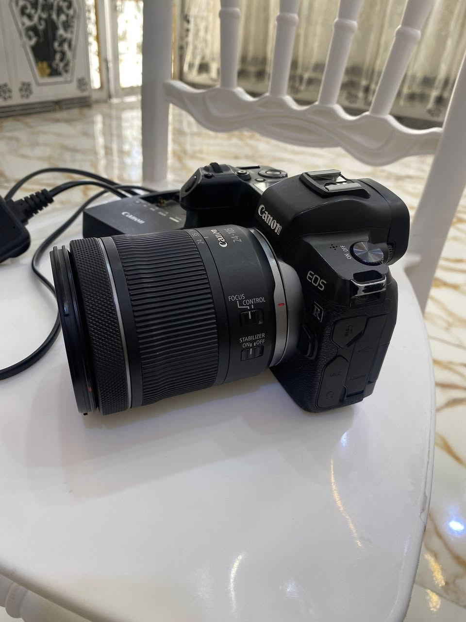 📸 للبيع
Canon EOS R + RF 24-105mm

كاميرا بحالة ممتازة جداً، مستخدمة بعناية وجاهزة للعمل مباشرة.

📦 محتويات العرض:

✅ Canon EOS R Body

✅ Canon RF 24-105mm Lens

✅ بطاريتان

✅ الشاحن الأصلي

✅ غطاء العدسة الأصلي

✅ الكارتون الأصلي

✨ كاميرا Full Frame احترافية

✨ مناسبة للتصوير الفوتوغرافي والفيديو

✨ نظيفة وخالية من المشاكل

💰 السعر: خاص

📩 للاستفسار:

***********

الجادين فقط
