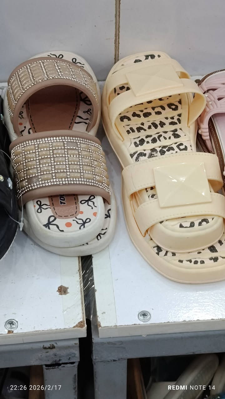 مجمع محمد)تخفيضات اليوم سعر القطعه 2000🔥
العنوان حي العسكري قرب مجمع بيت فاخر


**إذا كنت صاحب هذا الإعلان وتريد حذفه لأي سبب، رجاءا أرسل رسالة إلى الدعم الفني**