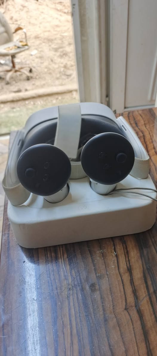 السلام عليك ميتا كويست3 اس استعمال 3 اشهر +22 لعبة
+برامج مثل الواتساب و الانستة واليوتيوب و اكس بوكس و
استيم السعر 350الف او بيهة مجال مكاني بغداد مدينة الصدر الورفلي رقم الهاتف ***********
