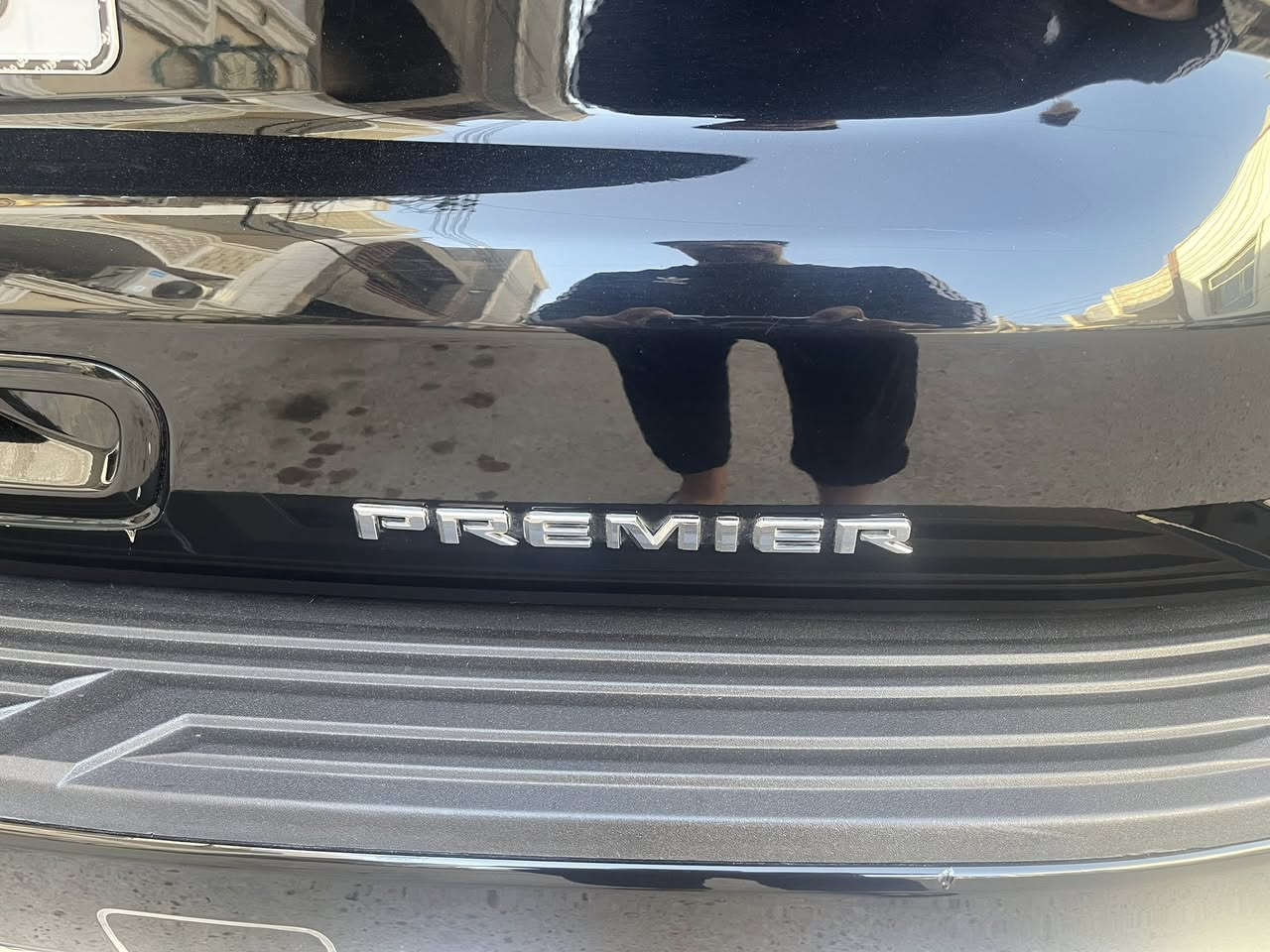 شوفرليت تاهو موديل 2021   خليجي 
تحويل مباشر ب اسمي سنويه
فوول مواصفات جگات
شيفروليت تاهو بريمير وكالة خليجي
‎علامه سوده 
‎الموديل :2021 ( خليجي )

‎اللون : اسود 
ماشييه 30   الف كم حقيقي 
محرك و گير شرط مامفتوح
سياره مكفول  بدون صبغ بدون حادث
كل غراض بلادي موجود
السيارة مغلفه بلكامل من VIP
‎جكات كهرباء
‎ جكات تصعد وتنزل 
‎اربع كامرات
‎حجم المحرك : 5300 Cc
‎عدد الاسطوانات : 8 اسطوانات ( 8 سلندر )
‎المواصفات : 
‎* سقف بانوراما 
‎* المقاعد كهربائية تدفئة و تبريد
‎* مقصوره الركاب من الجلد الفاخر + خشب ملكي 
‎* شاحن وايرلس لاسلكي
‎* نظام الرؤيه : 5 كامرات رؤيه شامله ( BIRD VIEW )
‎* نظام التعليق مستقل
‎* كشنات ميموري خزن
‎* نظام الصوت BOSE سماعات عدد 10
‎* دوسات كهرباء + اناره LED
‎* نظام سحب مقطوره تحكم كامل + كامرة لرؤية المطوره
‎* داتا شو
‎* تشغيل بعد 
‎* 5 بصمات 
‎* تحديد مسار 
‎* لد امامي 
‎*مري شفط 
‎* 4 كامرات 360 درجه 
‎* رادار 
‎* جنطه ذكيه بلقدم تنفتح وتنسد 
‎* ويل كروم 22 حجم وعليها تخم تاير 
‎* شاشات خلفيه 
‎* جميع الكشنات كهرباء
‎* كشنات تدفئه تبريد 
‎* دوسات شفط 
‎* شاحن واير ليس
‎* ثلاجه 
‎* جميع المقاعد يوجد مخارج يوبي اس بي مكان بغداد 

‎ للاستفسار
***********
