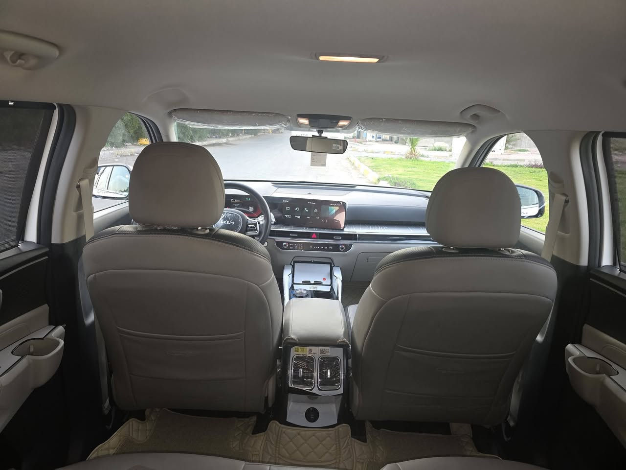 لسلام عليكم كيا سورنتو موديل 2024 خليجي محرك 6 سلندر 3500 ضمان شركة  خمس سنوات او مية الف كيلو السياره  بيه كارت كلش بصيط  واني ناشر التفاصيل بل فيديو ونته شوف الفيديو وتصل 

السياره على وضعيه الشركه والسياره ماشيه ١٥ يعني زيرو
استخدام نظيف جداً والسياره 
مواصفات السياره :
بصمة تشغيل عن بعد شاحن واير ليس 
كشنات كهرباء سبعه راكب تبريد ثلاث قطع كشنات الخلفيه كهربائي
جنطه كهرباء سايد بريك بصمة ثلاث تحكمات أنظمة قياده كير موس شفتات ستيرن بردات حساس خلفي امامي مري شفط لايت لد وبك لايت لد 
والمكان بغداد الرحمانيه الجعيفر 
والسعر 295
وهذا رقمي ابو شاهين ‭***********
