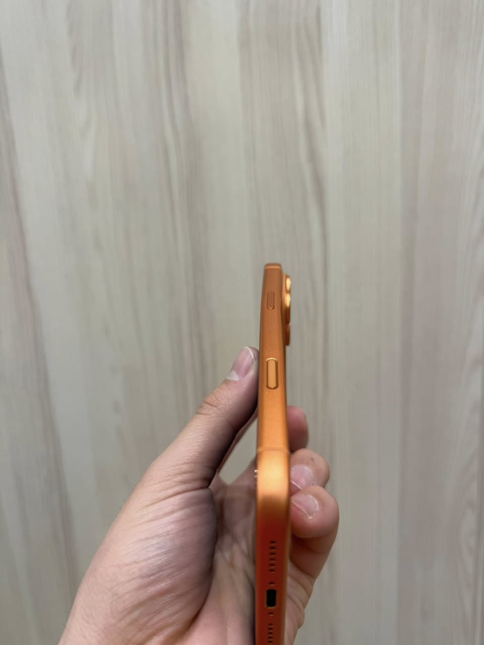 ايفون 17 برو ماكس سيم كارت ذاكرة 256 بطارية 100 جهاز حرفيا جديد فقط بيه عواج بسيط بشاصي 
سعرة 1750 
مكاني بغداد الحرية الدولعي 
***********
