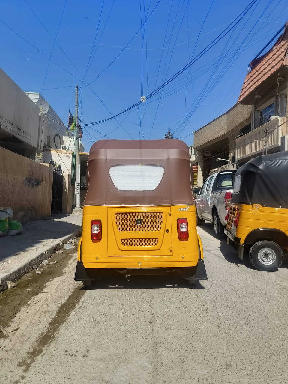 سلام عليكم شباب تكتك . 
مكينه كفاله ما مفتوح برغي بعده عله وضعية شركه  قبل يومين بدلت أكسل فقط. 
مصبوغه عام للجماليه . 
رقم بغداد أول ما تشتري افتح عقد مروري ثني يوم احولك غير هاي ما بيع... 
رقم ***********
