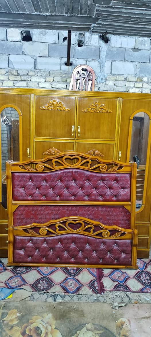 غرفه ام ٤ملحق صاج زان مصري  ثكيل ظهر جرجوبه براغي تحتوي على يدات جدد قفاله جدد صبغ تلميع جديد متواجد علخاص اكو توصيل رقمي ***********ابو جود سعره ٣٥٠ قفل
