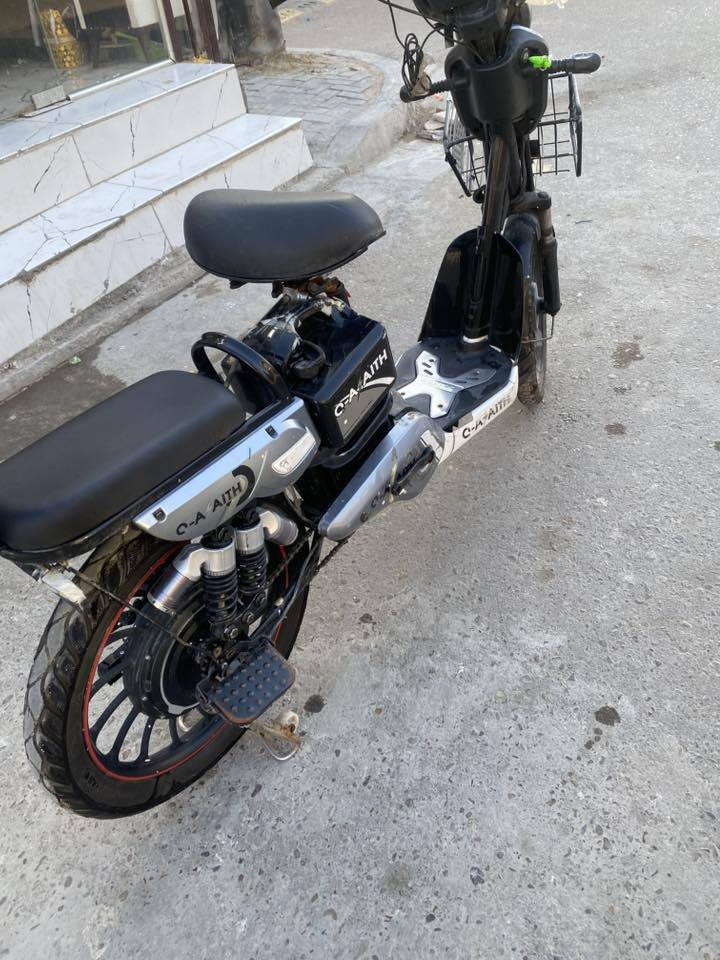 دراجه. شحن. فقط كشن مكسور متروكه  بس مابيها شي  شغاله وتمشي اب 175 بغداد البنوك ***********
