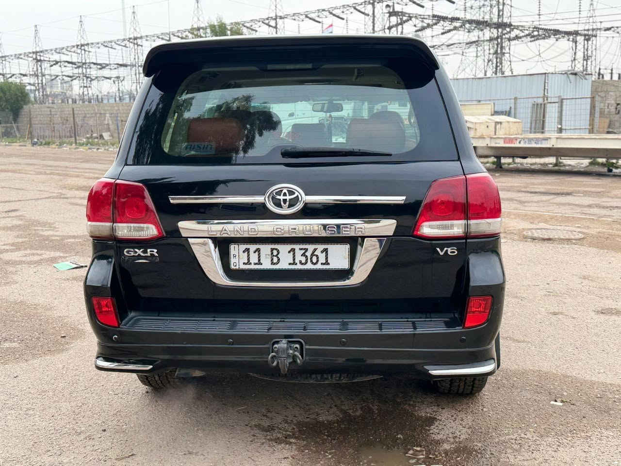 سلام عليكم 
موديل 2011 
لاندكروز ستيني 
معروف مواصفاته
فول واحد على واحد 
ماشيه 200
بيه صبغ باب وربع جاملغ
رقم بغداد تحويل مباشر 
السعر 285 ورقه 
مكان سياره بغداد بلديات
اتصال على رقم *********** بغداد, العراق
