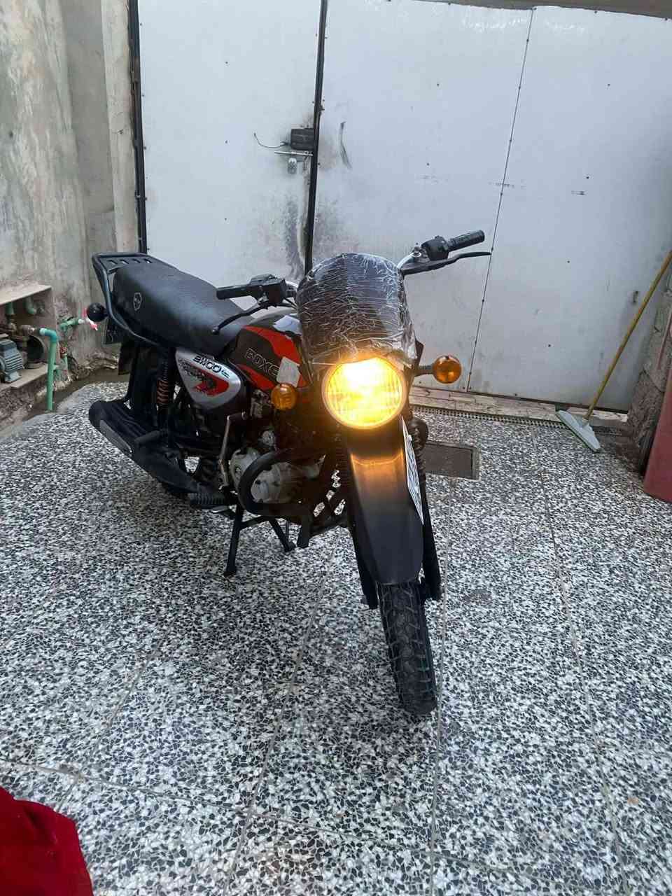 السلام عليكم دراجه بوكسر 22
مرخصت الادمن 
السعر ١٨٠٠
مرقم بغداد هزه جديده تحويل ثاني يوم
عنوني المشتل
***********
