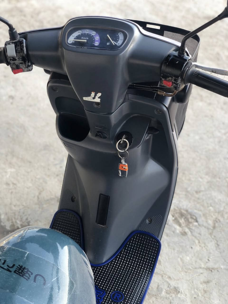 السلام عليك منغولي ام السله حاويه حاويه كله بلادي فيتر وتعال افحص سلف هندر كله شغال على وض البلادي العنوان كربلاء السعر ٧٥٠ الرقم *********** الرقم الثاني ***********
