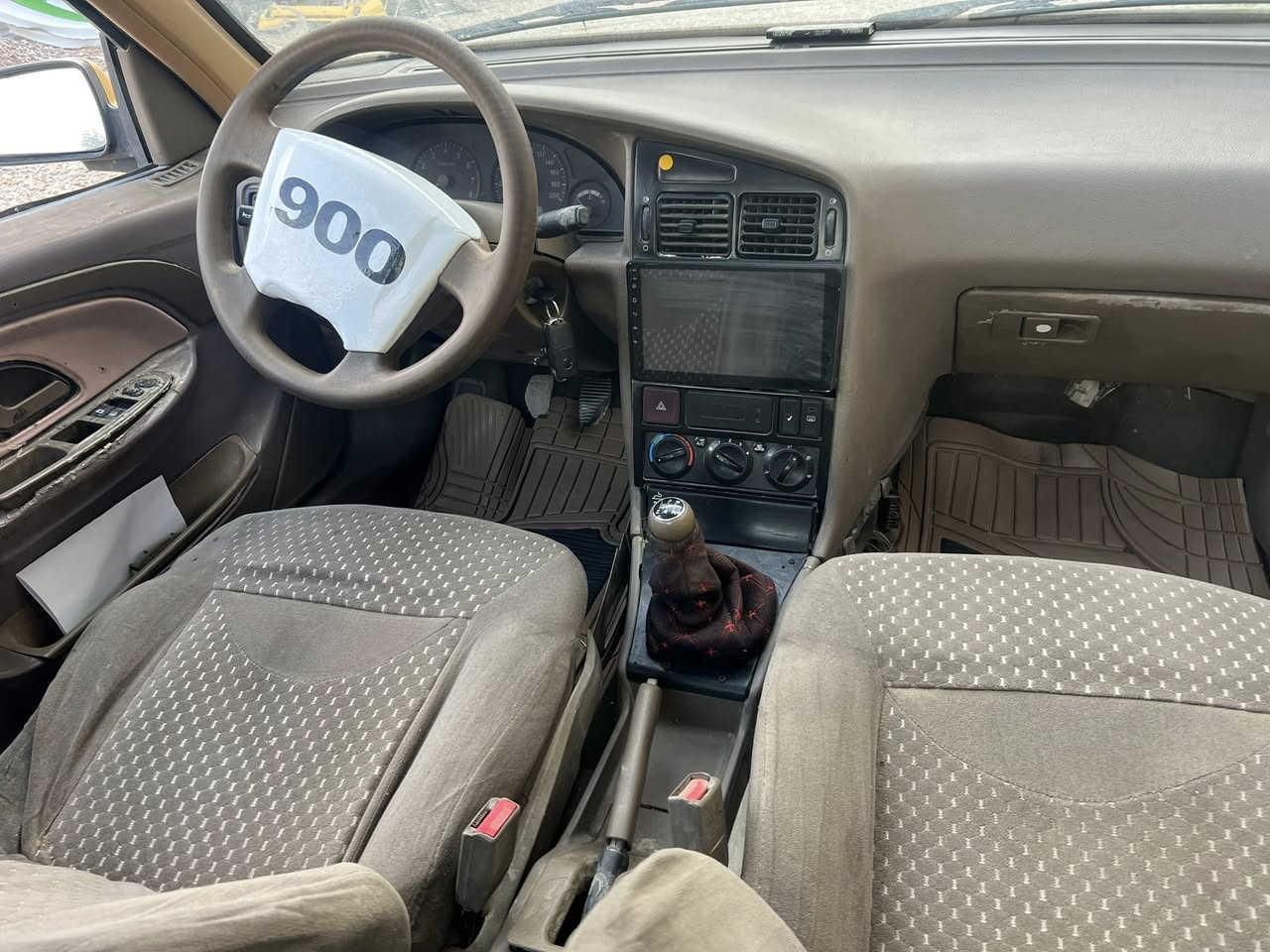 بيجو ٤٠٥
موديل ٢٠١٣
كير ومكينه نضيفات 
حداديه امامي خلفي جديد 
بدون ضربه 
صبغ فقط الدواير والدوس 
مصفره غرامه وهيئه
مكاني بابل
السعر ٣٣
***********
