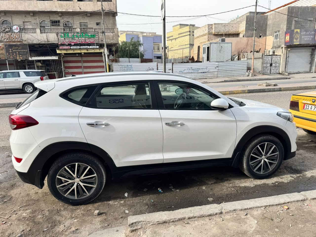 السلام وعليكم  توسان 2017 سيارة جديدة  مكفوله بيها بس البنيد مبدل بدون ضربه سبب التبديل جارد 
175
***********
