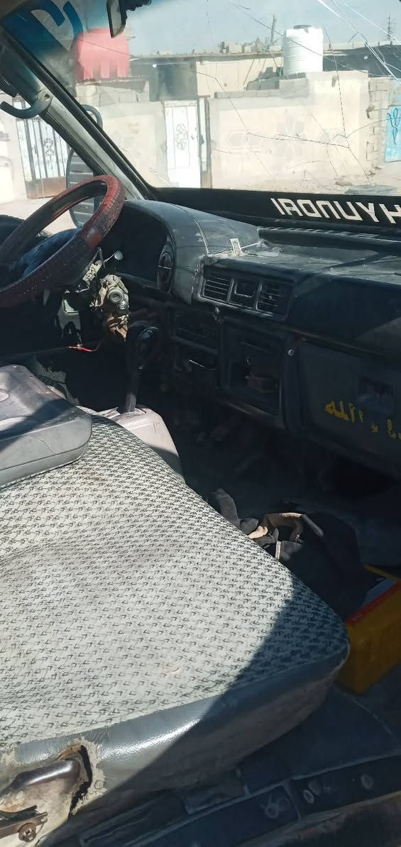 كيه هنداي للبيع سعرها ١٧ سنويه ٢٧
مكينه وكير ٢ونص تماتيك المكينه تدخن كاسره رنك حداديه حلوه 
العنوان البصره زبير 
الرقم ***********
