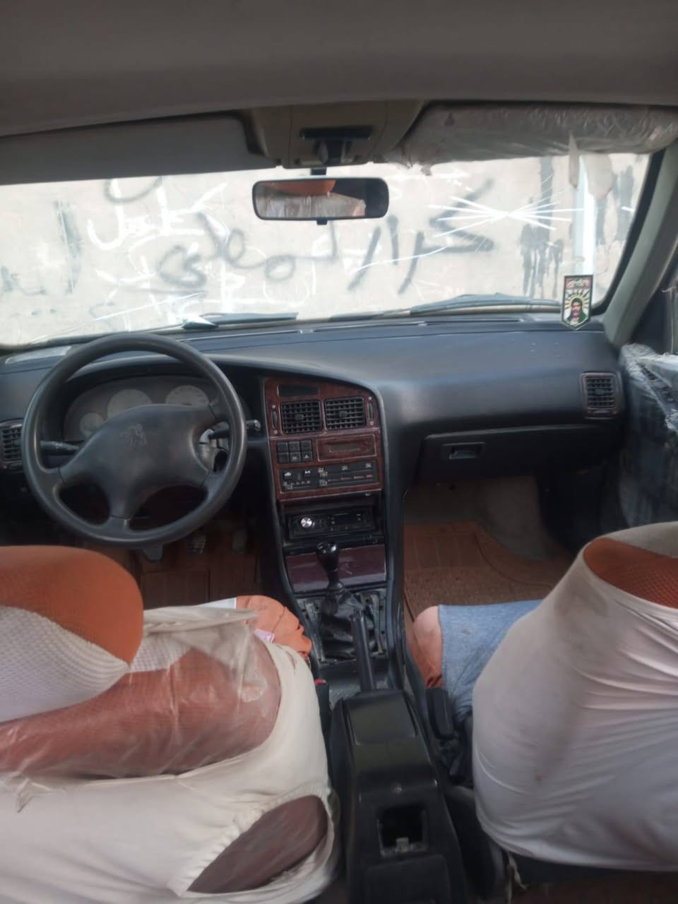 سلام عليكم بيجو 2012بارص مكينه وكير خير من الله واترايك وين مااتريد بدون راعي اتكفل سرقه وعشائر ت***********
