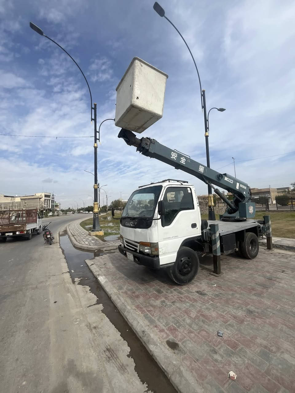 السلام عليكم باسكت ازوزه البيع 17متر مديل2000هيدوليك مكاني كربلا ***********
