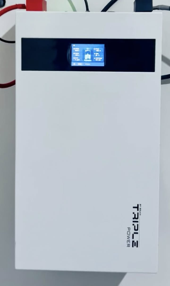 ودّع المولدات... وخلّي الشمس تشتغل بدالك!✅☀️
بكج منظومة شمسية يتكون من 3 لوح لونجيW 605 مع انفيرتر
كرواط 6kw مع بطارية ليثيوم 5KW نظام V 48 بسعر 2,200
فقط منظومة طاقة شمسية منزلية متكاملة توفر لك:
-  كهرباء مستقرة 24 ساعة
-  تقليل فاتورة الكهرباء والمولد
-  تشغيل الأجهزة الأساسية بكل أمان
-  نظام ذكي بحماية كاملة
-  عمر طويل واستثمار مضمون
-  نستخدم أفضل أنواع الألواح والإنفرترات
-  تركيب احترافي بإشراف فني مختص
كفالة حقيقية وخدمة ما بعد البيع
خلي بيتك يعتمد على طاقة نظيفة...✅
وخلي الشمس تصرف عليك مو أنت تصرف عليها👍☀️
 احجز استشارتك الآن ***********📞
:  العنوان بابل شارع السياحي
