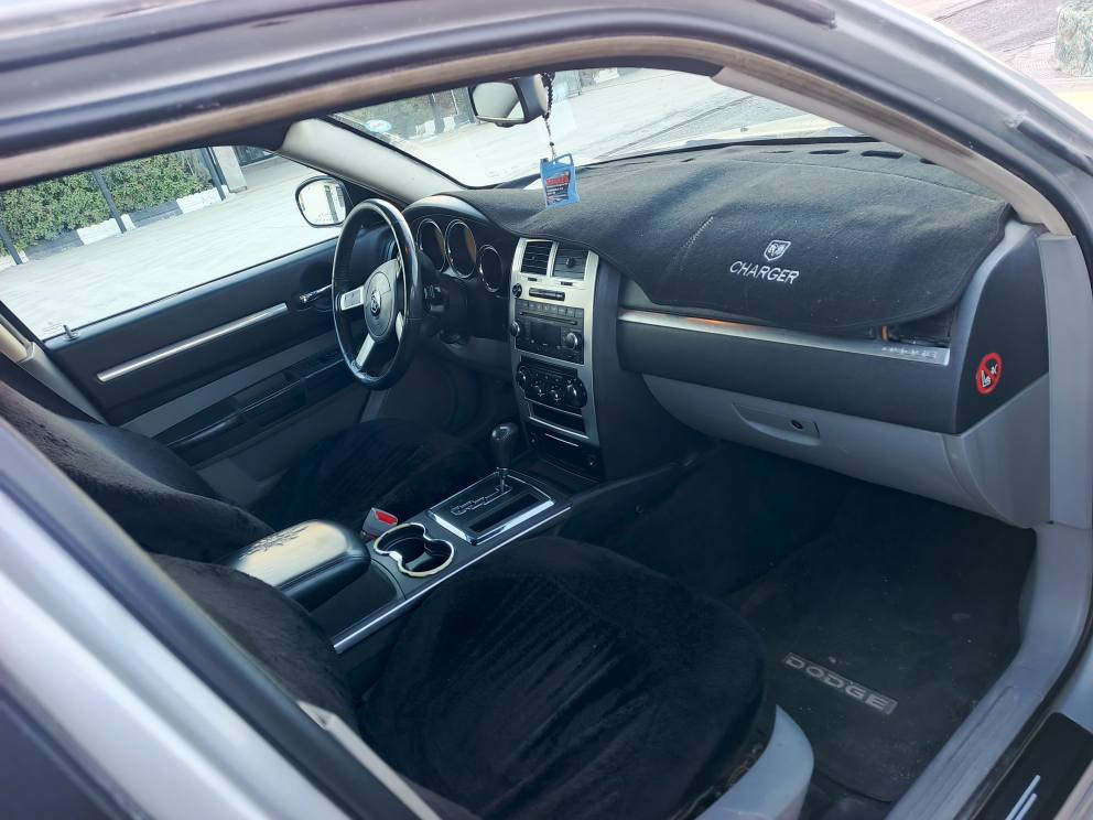 دوج جارجر مه كينه هيمي 5700 RT ليزه ر سنوق دوبه ي تازه داغل بوكامل مه سره ف كراوه فول مواسه فت لوك لوكه بي ليدراوو جالو شوخت يه ك دينار مه سرفي نيه به س مالي دوسته بوبه يوه ندي 
***********   له سليمانيم السليمانية, العراق
