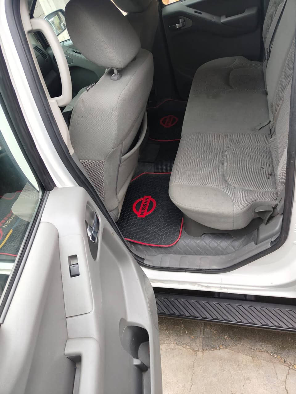 نيسان فرونتيرا موديل 2021
سيارة حلوة ونضيفة ربع ما تصرف عليها 

محرك ٦ سلندر المرغوب كير محرك كفالة 

رقم بغداد الجديد مواصفات نص فول 

الحادث فقط تلث قطع بيبان ثنين تبديل نفس اللون وجاملغ مصبوغ 

السعر ١٨٥ وبيها مجال للطيبين 

رقم الهاتف 

***********

***********
