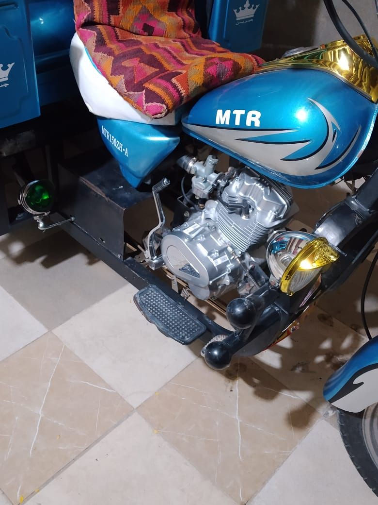 السلام عليكم شباب ستوته امتيار للبيع الستوته نضيفه مامفتوح برغي بيه ومحرك جديد امس شديته الشراي يجي خاص وهذه رقمي***********
