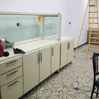 من رخصةالادمن للبيع كاونتر مع ميز استيل درجة اولى واستخدام قليل العدد ...