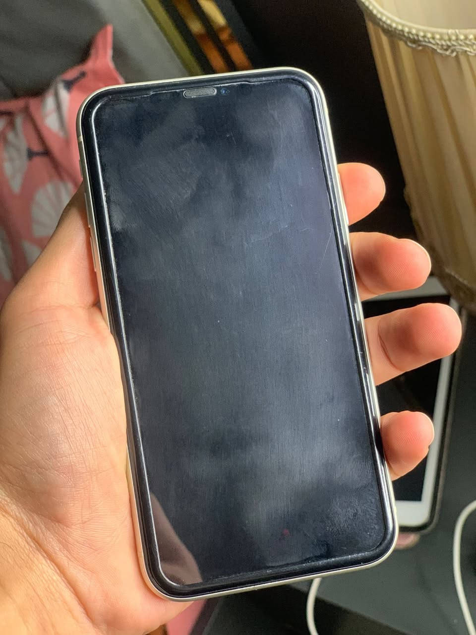 ايفون 11 ذاكره128 بطاريه 95 جهاز نضيف ممبدل بي كلشي  سعر 375 الف وبي مجال بسيط مكاني بغداد ***********
ملاحضه( استعمال نسائي )
