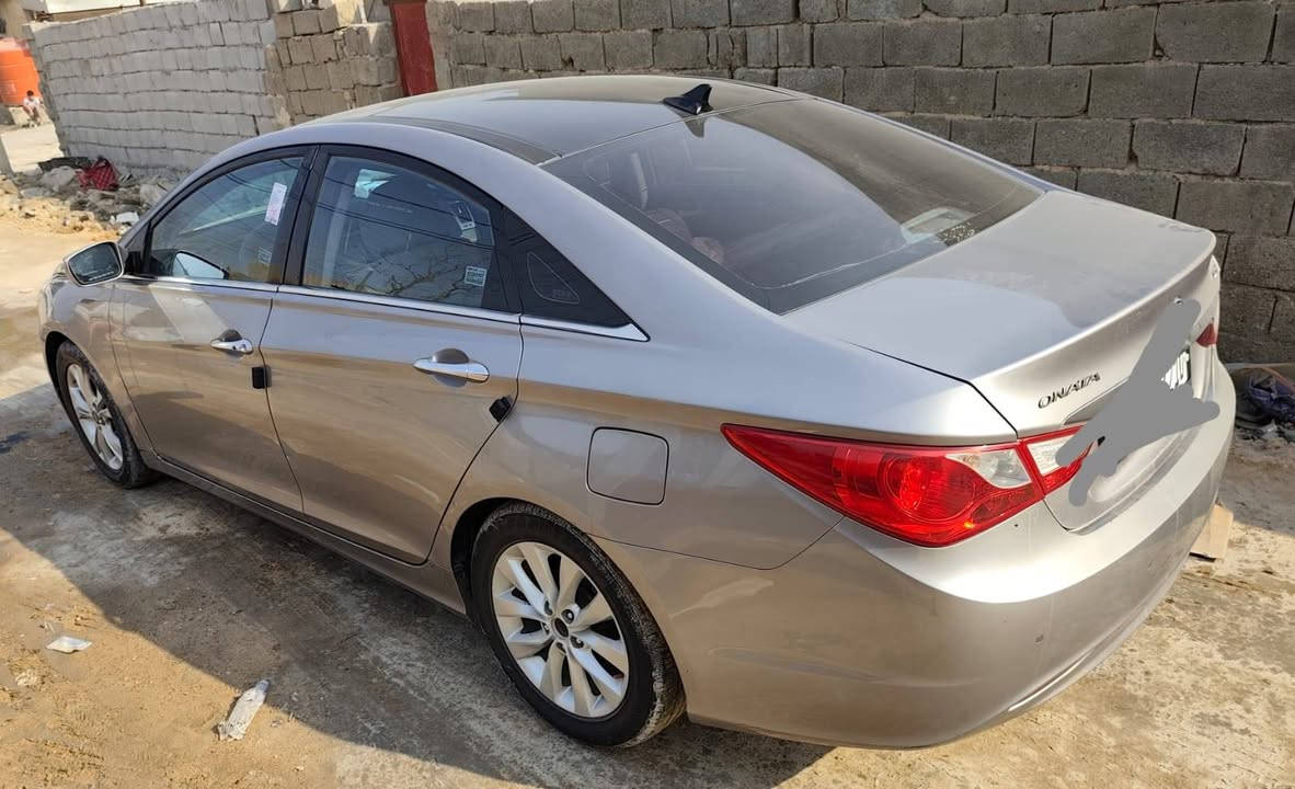 السلام عليكم للبيع سوناتا 2014 ادوات كصه متومه اربيل محرك 2000دوش اصل بانزين جديده سياره تبريد جاهزه 43$ بيع مستعجل عنوان البصره ***********
