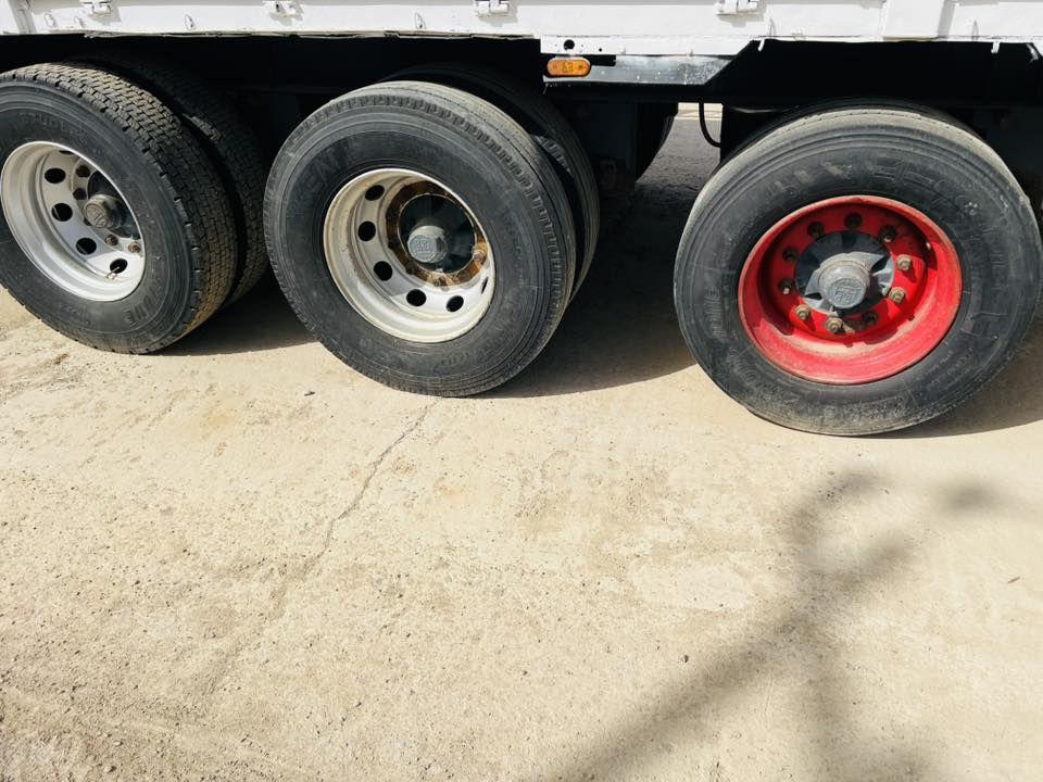 للبيع 
عربانه 13.60 دناكير بيبي بنز جديده على وضع الشركة تخم تاير برجستون جاهزة للعمل سنوية دهوك
للاتصال ***********
