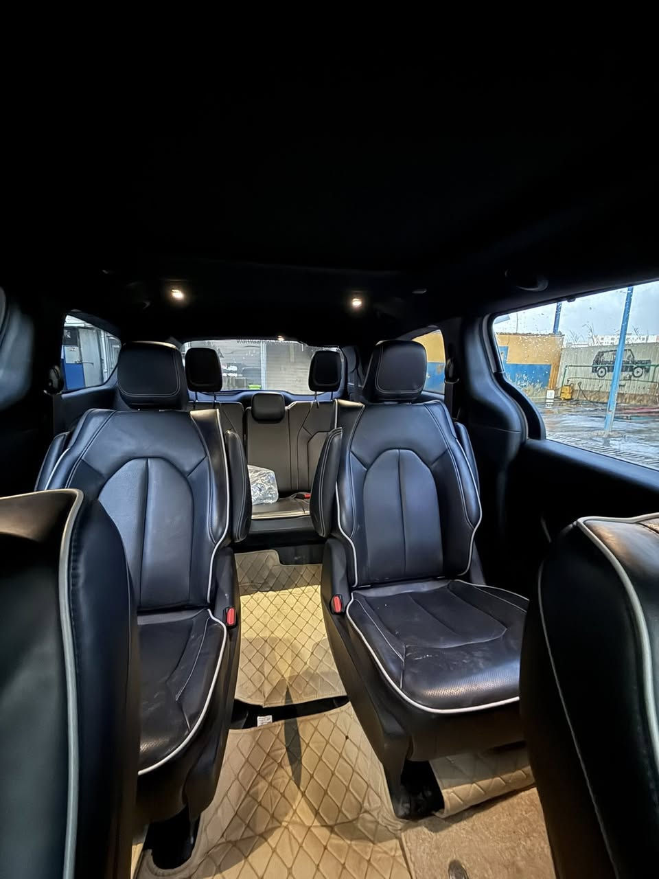 سلام عليكم

2024   CHRYSLER PACIFICA.  S 

كرايسلر باسفيكا هايبرد - بانزين - بلك ان 

الضرر ؛؛  موضح بلصور 

                 

اللوحه ؛؛ بغداد بسمي تحويل بنفس اليوم 

1-خمس كامرات السيارة 360

2- هندبريك بصمة 

3- تشغيل عن بعد 

4- هيترات بالكشنات 

5- رادر جانبي 

6- بيبان كهرباء ( تحكم ريمونت ) 

7- صندوق كهرباء شفط 

8- رادار امامي خلفي 

9- كشنات VIP منفصل

10- مانع انزلاق 

11- نظام ستوب بارك 

12- لايت لدالشكل الجديد 

13- تنبيه الخروج المسار 

14- شاشة كبيرة كاربلاي 

15- تبريد مركزي ثلاثة قطع 

16- تدفئه كراسي وستيرن

17- تحكم استيرن فول 

18- بردات داخلية 

19- اشاير بالمري 

20 -محرك 6 سلندر 3600 

21- كير ماوس 

22- نقطه عمياء 

23 - كشن كهرباء + خزن 

سعر السياره : 295

       مكان السياره بغداد

       ☎️ ***********
