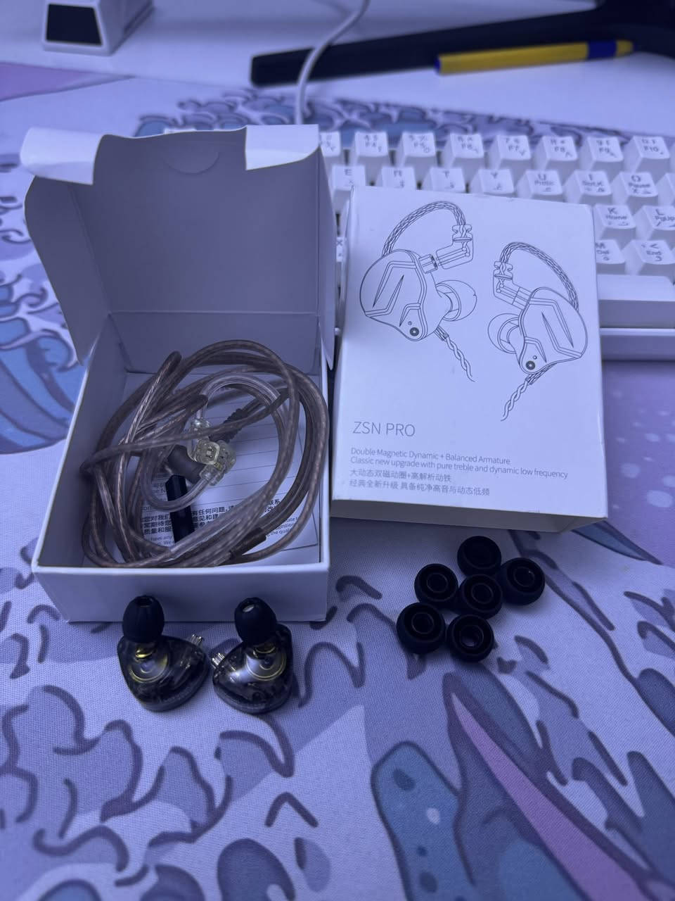 سماعة ZSN PRO نسخة المايك الواير.
للي تفيدة يراسلني واتساب:***********
