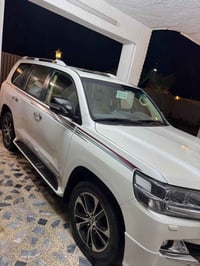 لاندكروز GXR • ٨ سلندر • ماشيه ٩٨٠٠٠